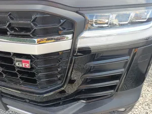 Toyota Land Cruiser LC300 2022 Black