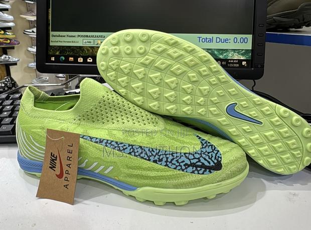 Nike Phantom 6 Low Pro Turf Shoe Size 40-45 - main view