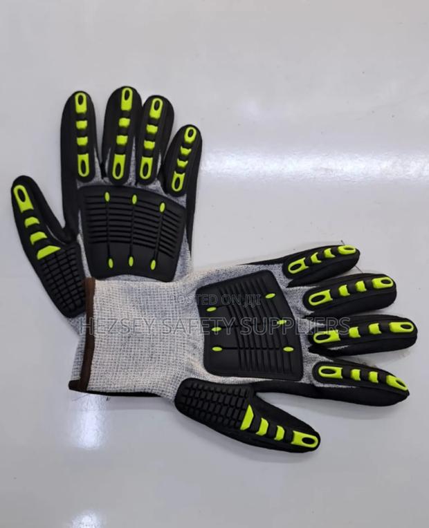 High Quality Impact Cut Resistant Glove