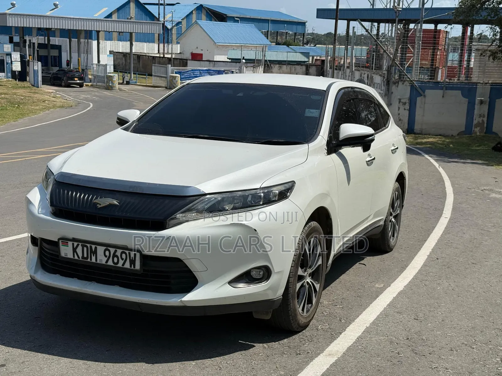 Toyota Harrier 2.0 2016 White