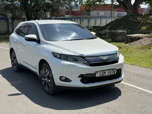 Toyota Harrier 2.0 2016 White