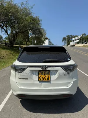 Toyota Harrier 2.0 2016 White