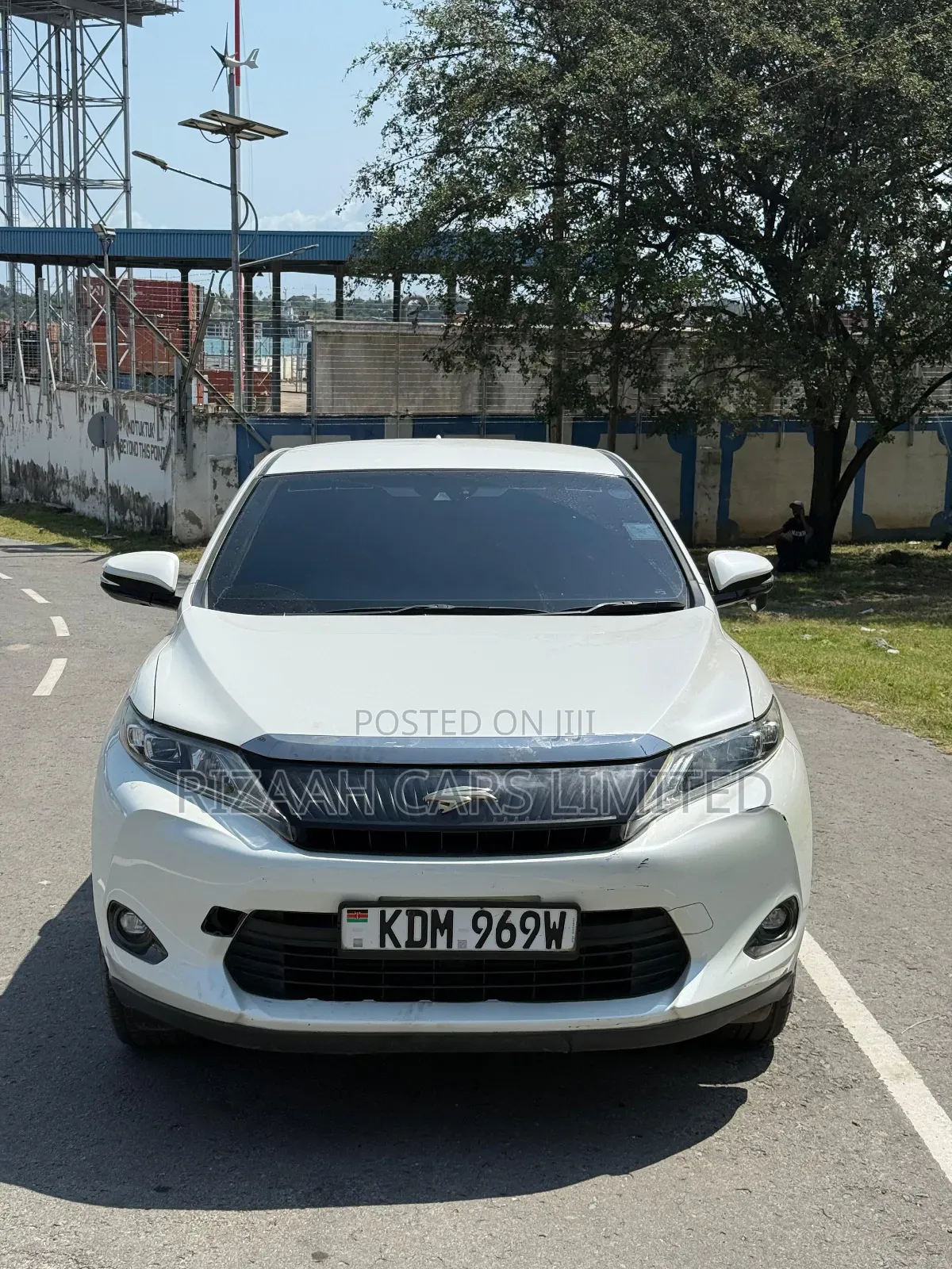 Toyota Harrier 2.0 2016 White