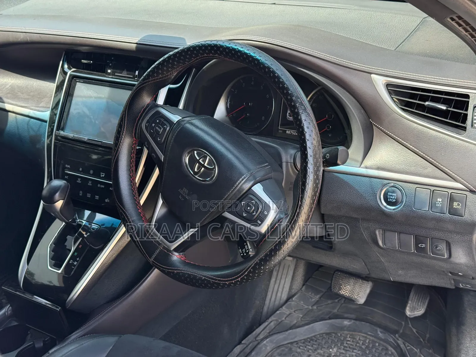 Toyota Harrier 2.0 2016 White