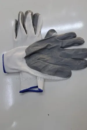 Nitrile-coated Lightweight Oil-resistant Gloves