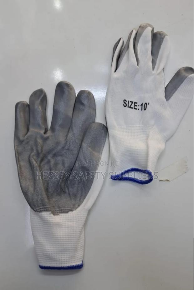 Nitrile Coated Safety Gloves - thumbnail 2