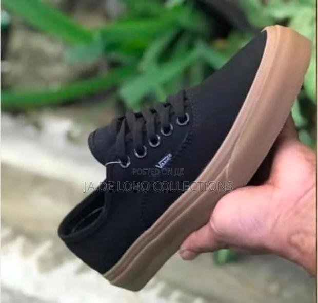 Ja.De Lobo Vans - thumbnail 4