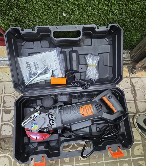 Kzubr Wall Chaser - main view