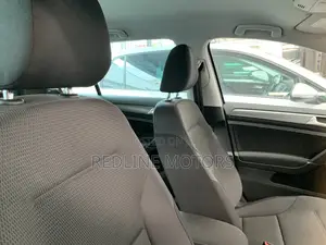 Volkswagen Golf TSI S FWD 2018 Silver