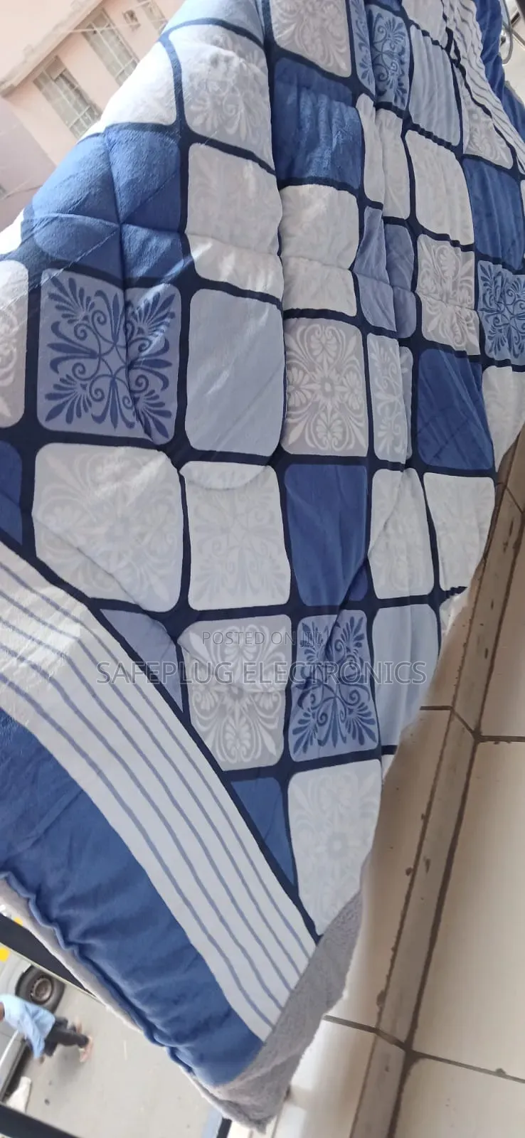 Single Wool Duvet 5×6 With Case - Extra Cozy!