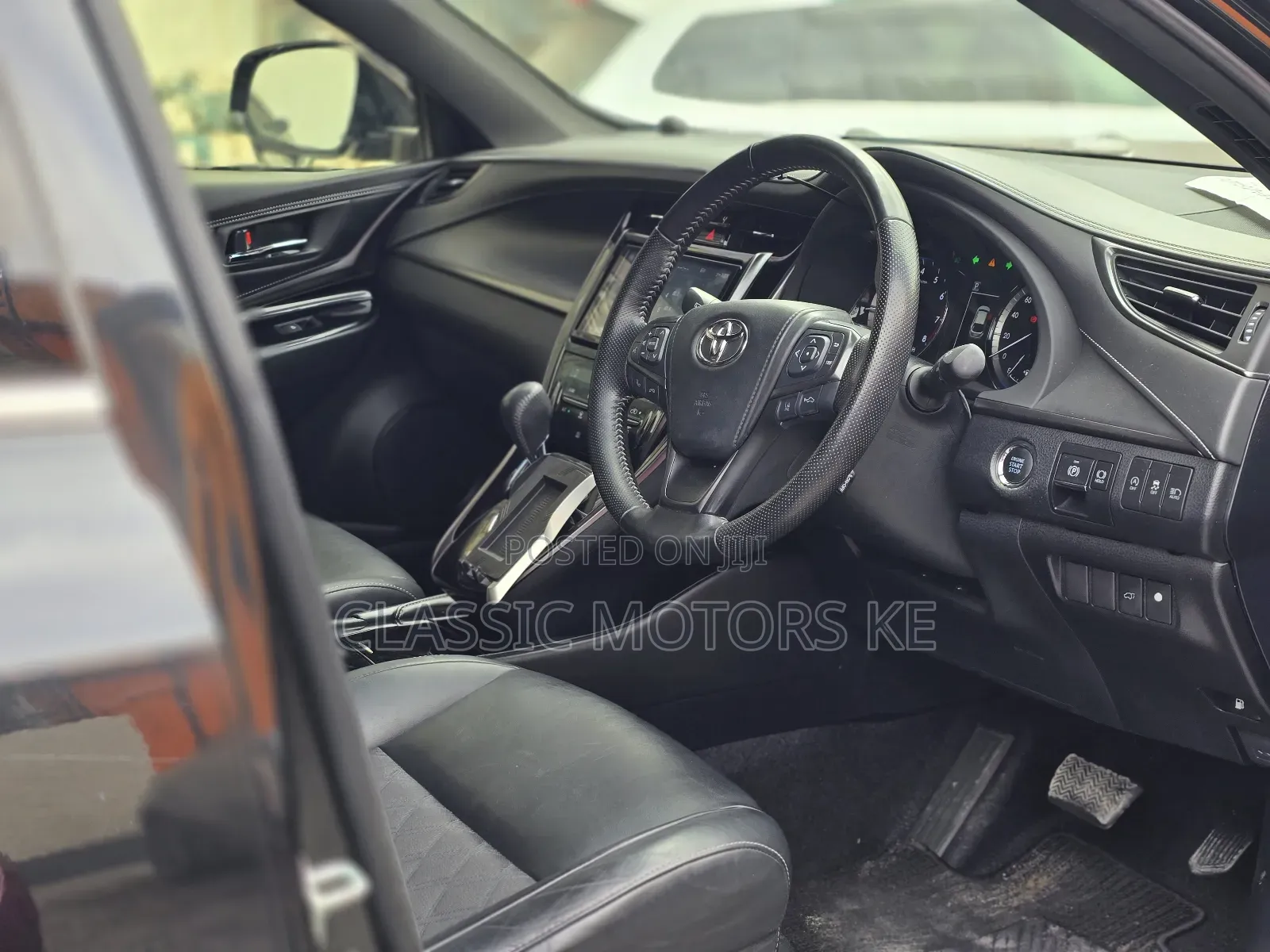 Toyota Harrier 2.0 2019 Black
