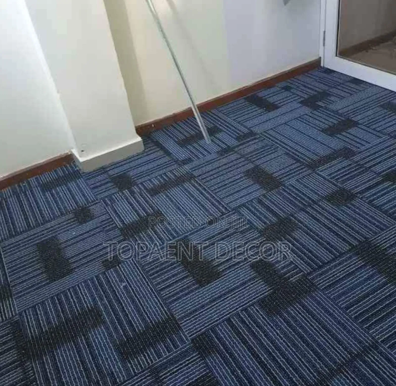 Easy Maintenance,Smart Floors Carpet Tiles Available