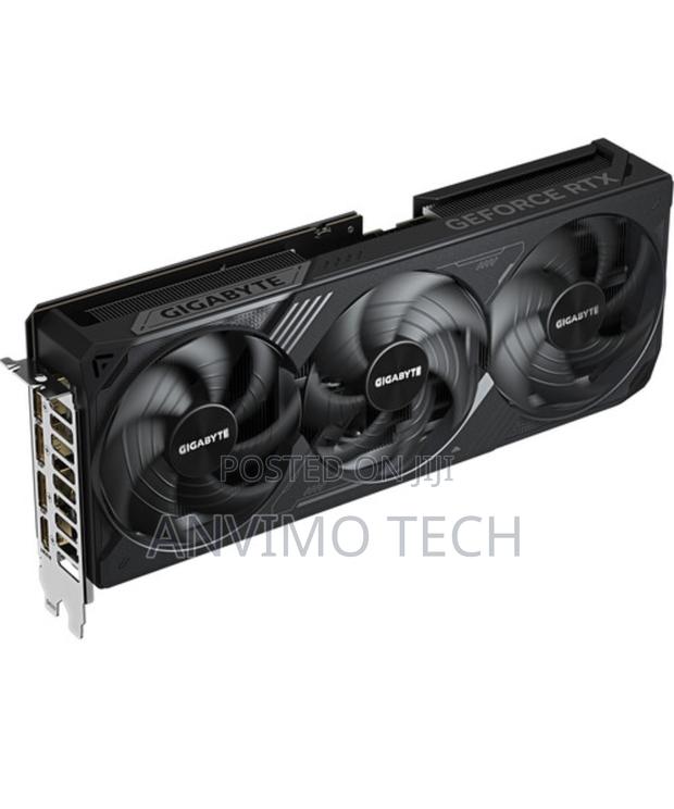 Gigabyte Geforce RTX 5070 Ti Windforce Oc SFF Graphics Card - thumbnail 4