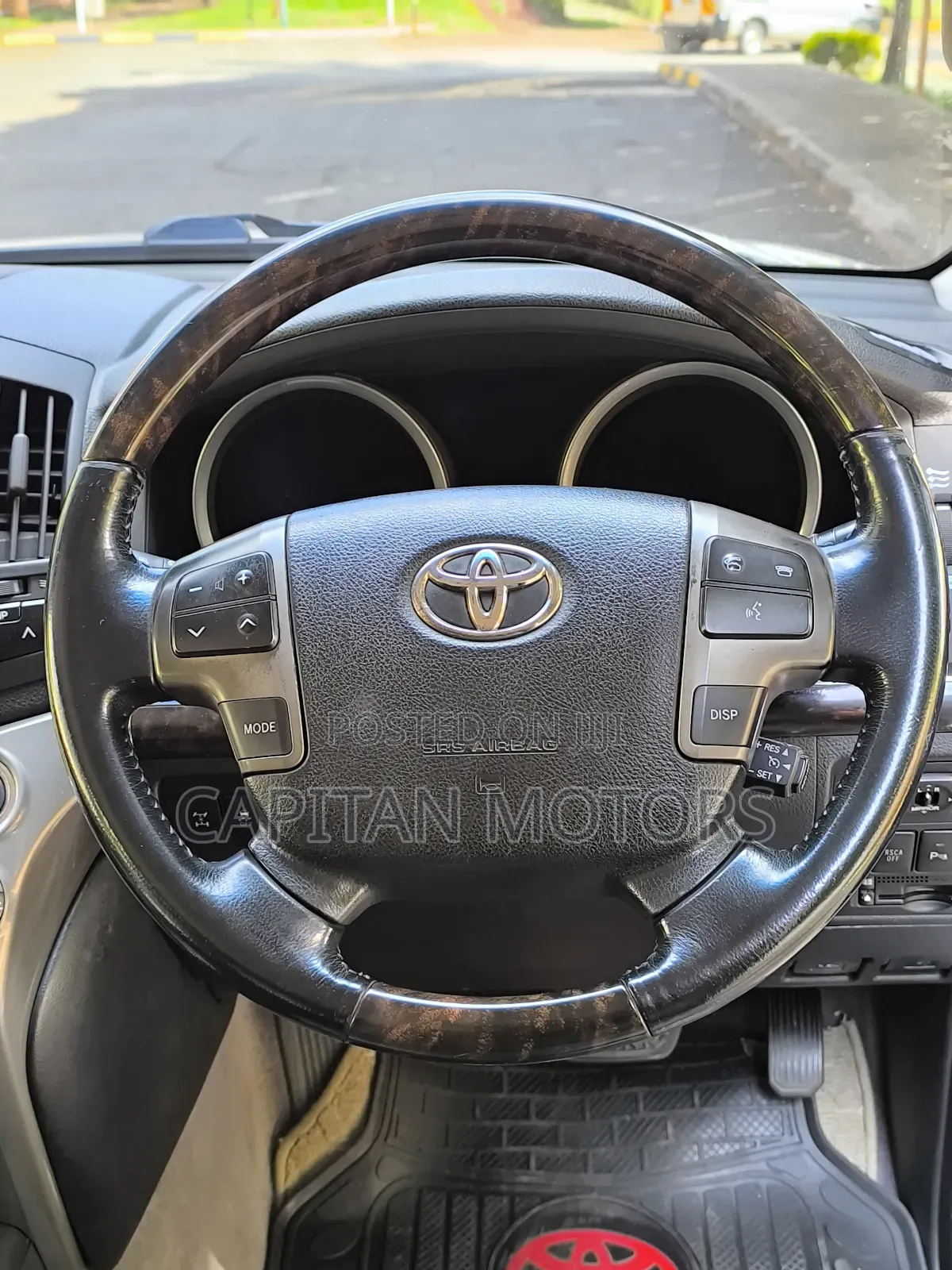 Toyota Land Cruiser 4.6 V8 AX G Selection 2010 Silver