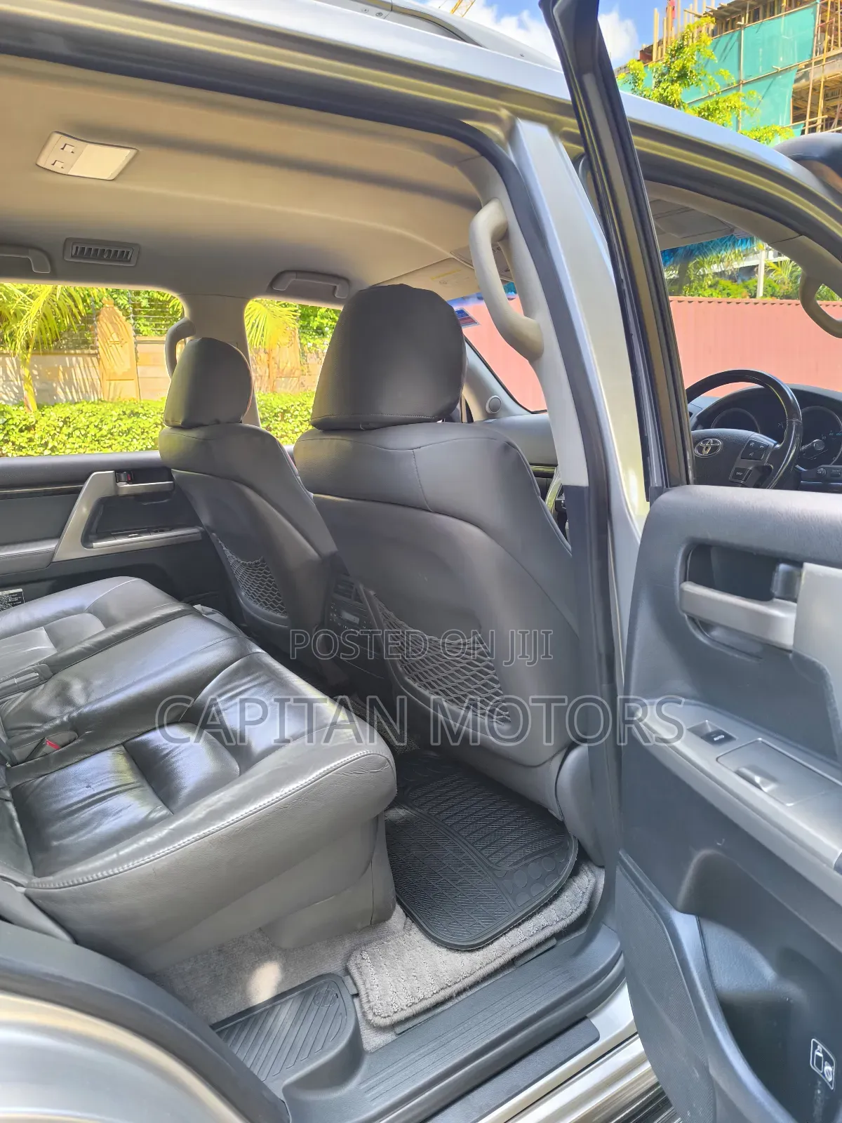 Toyota Land Cruiser 4.6 V8 AX G Selection 2010 Silver