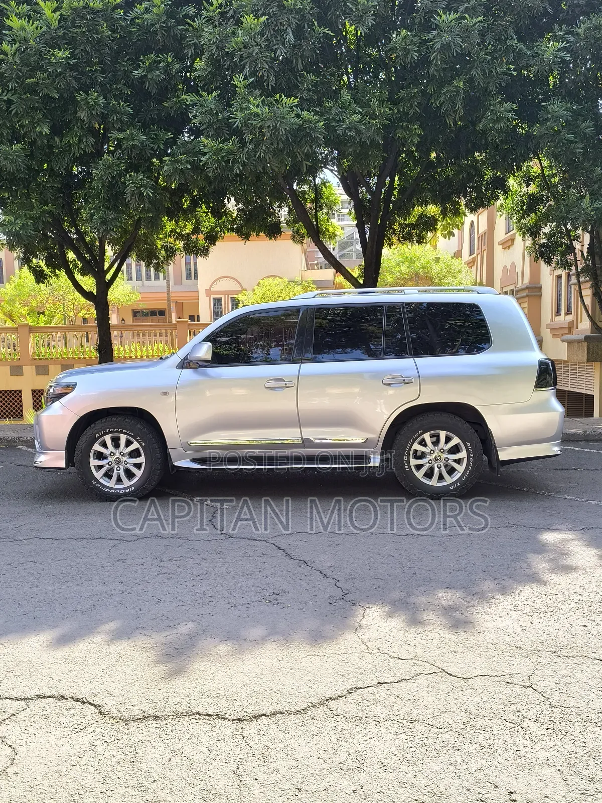 Toyota Land Cruiser 4.6 V8 AX G Selection 2010 Silver