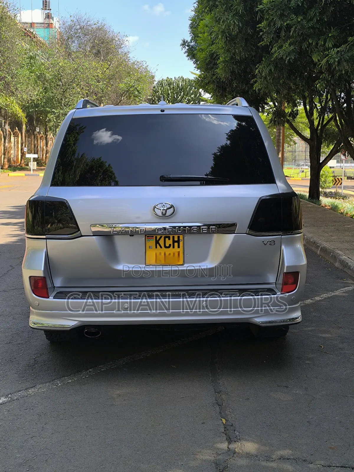 Toyota Land Cruiser 4.6 V8 AX G Selection 2010 Silver