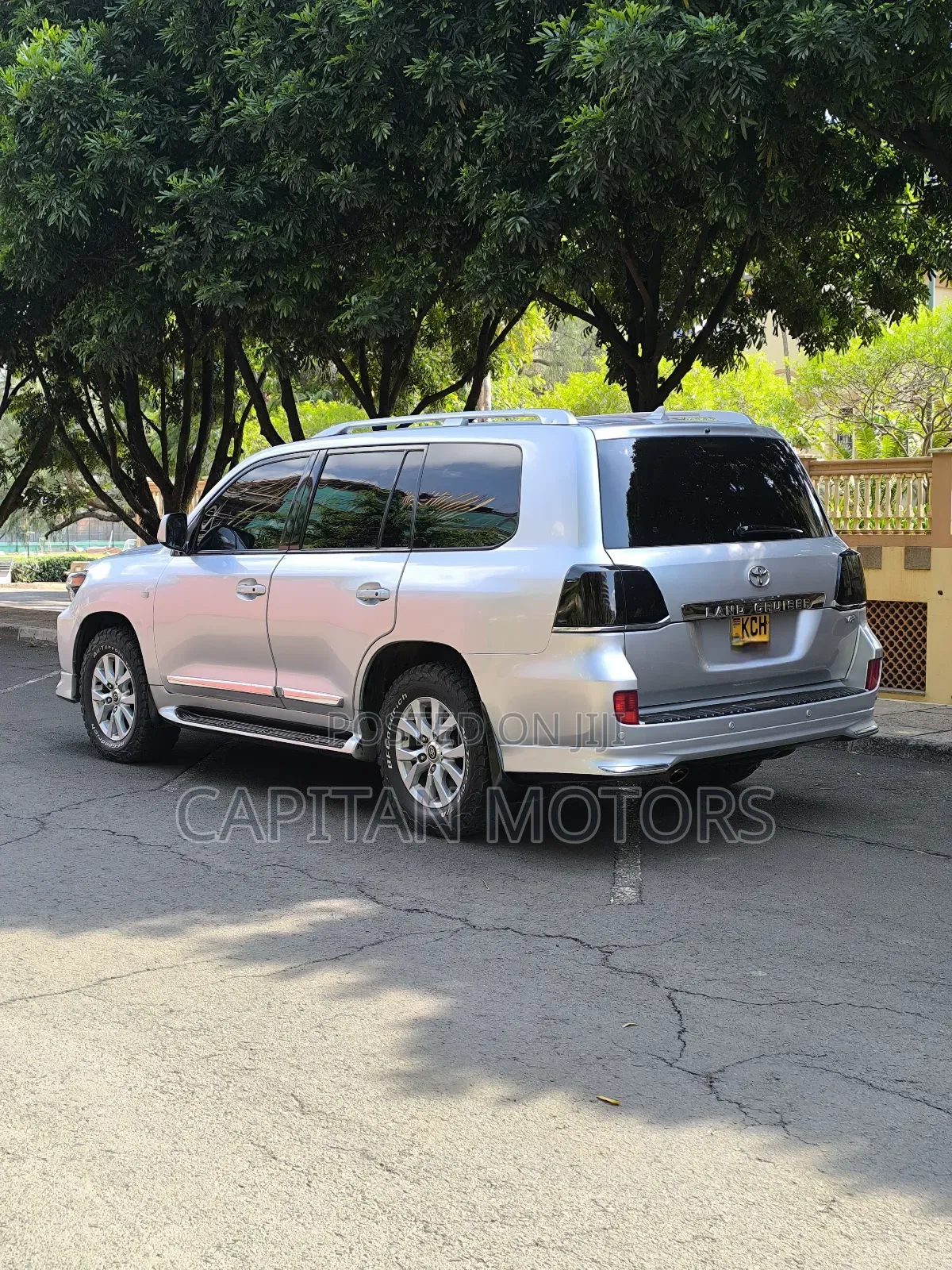 Toyota Land Cruiser 4.6 V8 AX G Selection 2010 Silver
