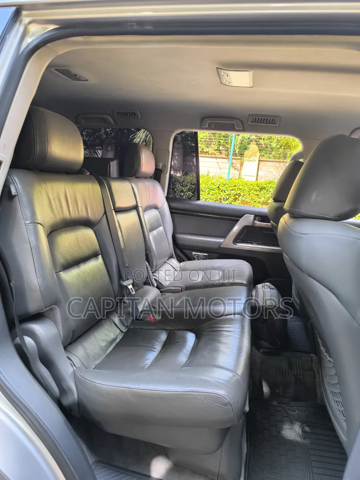 Toyota Land Cruiser 4.6 V8 AX G Selection 2010 Silver
