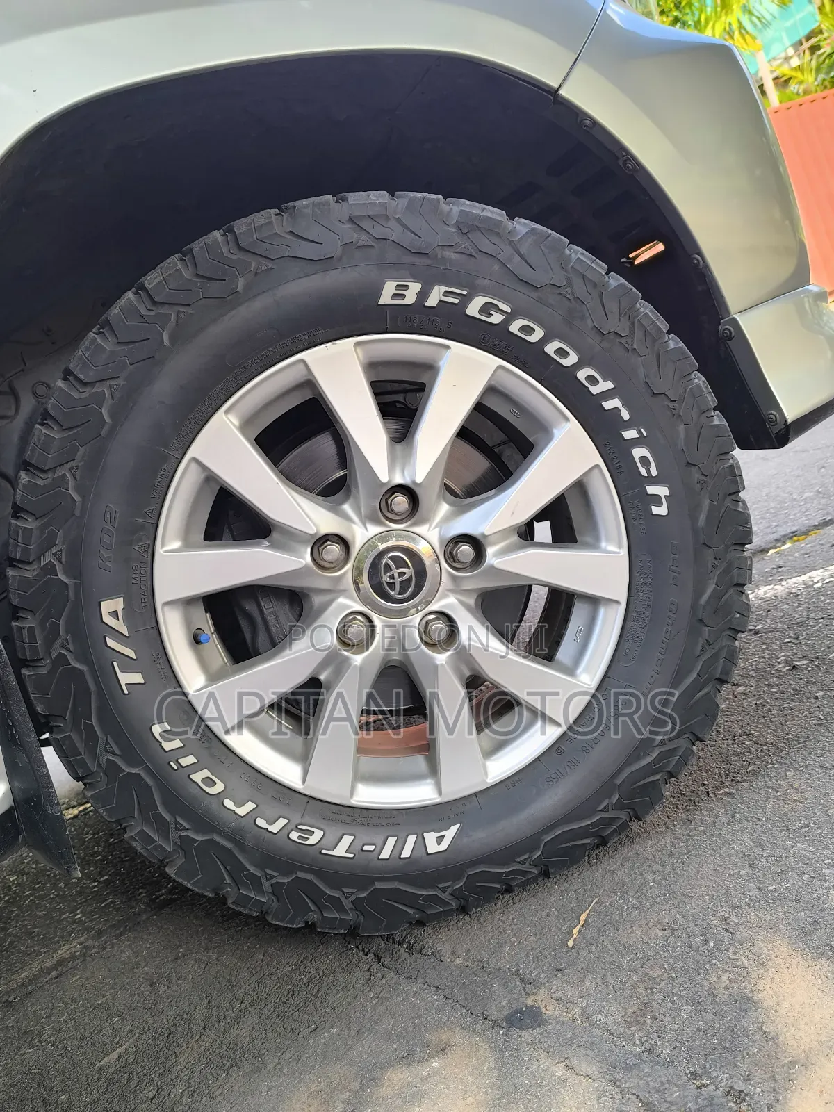 Toyota Land Cruiser 4.6 V8 AX G Selection 2010 Silver