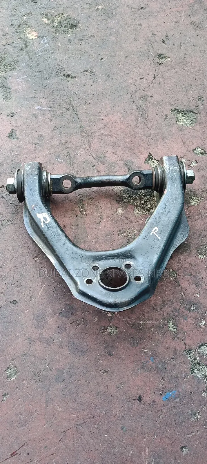 Upper Arms Nissan Sahara Td27 2-wheel Drive.