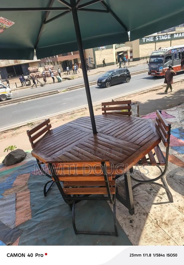 New Design Four Seater Outdoor Umbrella