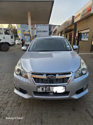 Subaru Legacy 2.5i Premium 2013 Silver