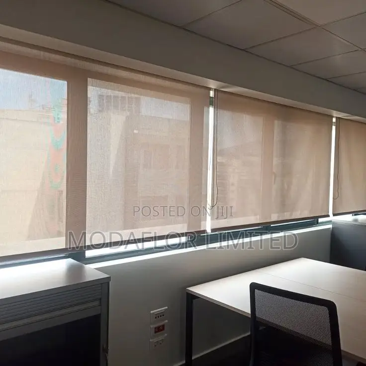 Sunscreen Roller Blinds – Easy Operation Modern Look
