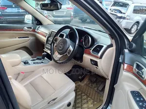 Jeep Grand Cherokee 2012 Gray