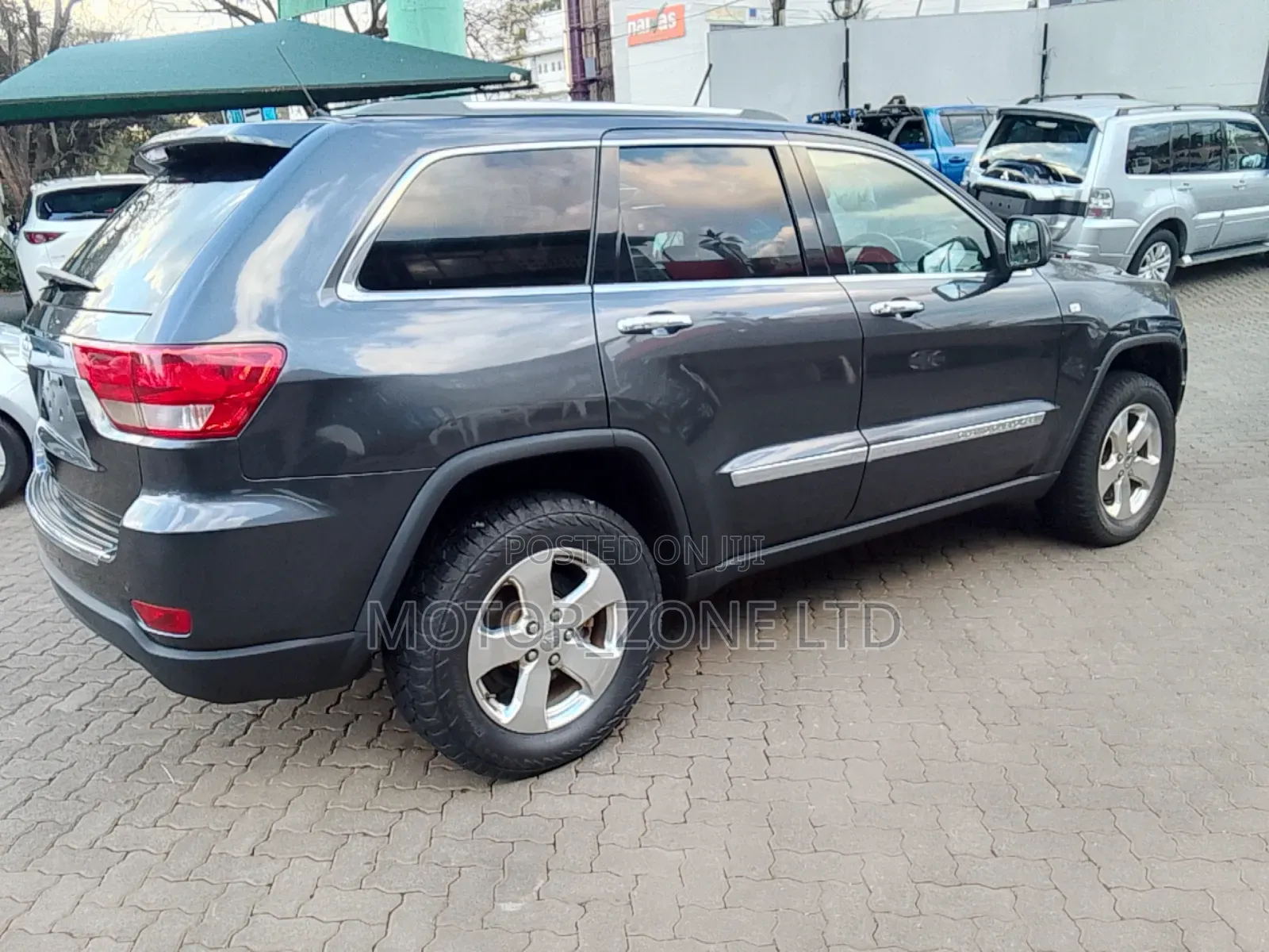 Jeep Grand Cherokee 2012 Gray