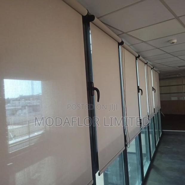 Sunscreen Roller Blinds – Custom Fit, Professional Finish