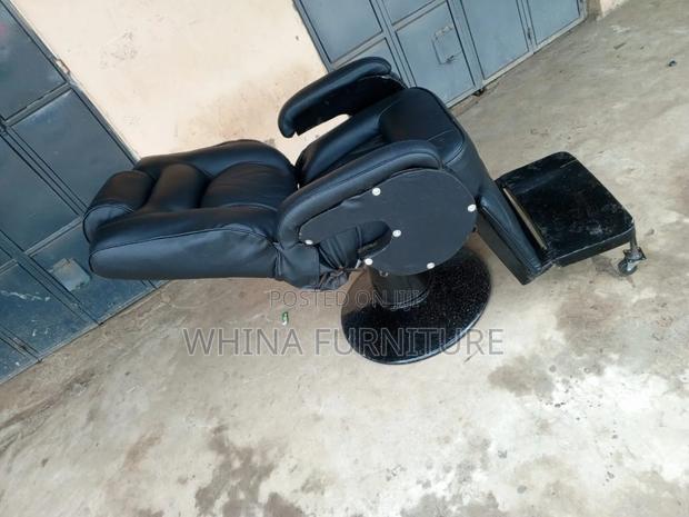 Barber Chair Kinyozi