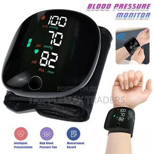 Wrist Electronic Digital Blood Pressure Monitoring Kit, Lcd Display