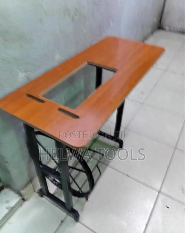 Sewing Machine Local Table - main view