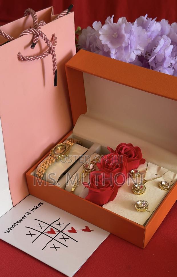 My Heart Loves You Valentines Ladies Gift Hamper - thumbnail 3