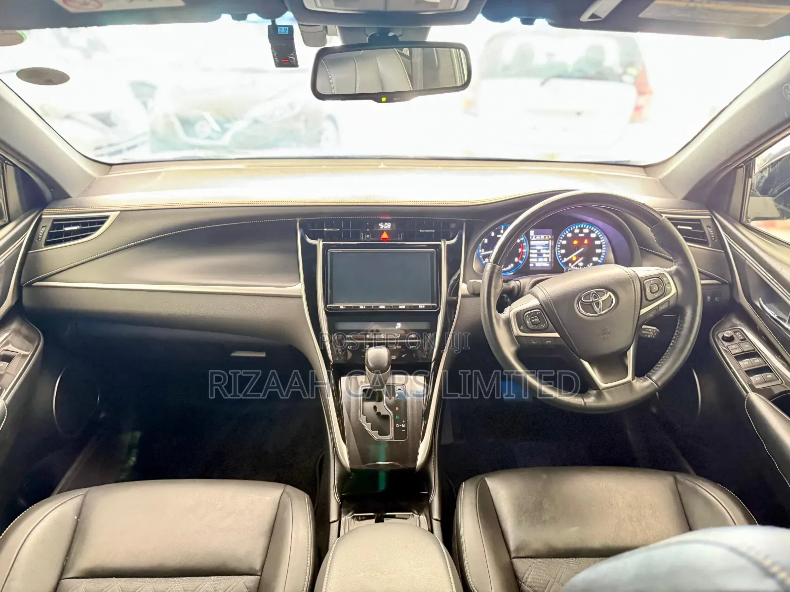 Toyota Harrier 2.0 2018 Matt Black