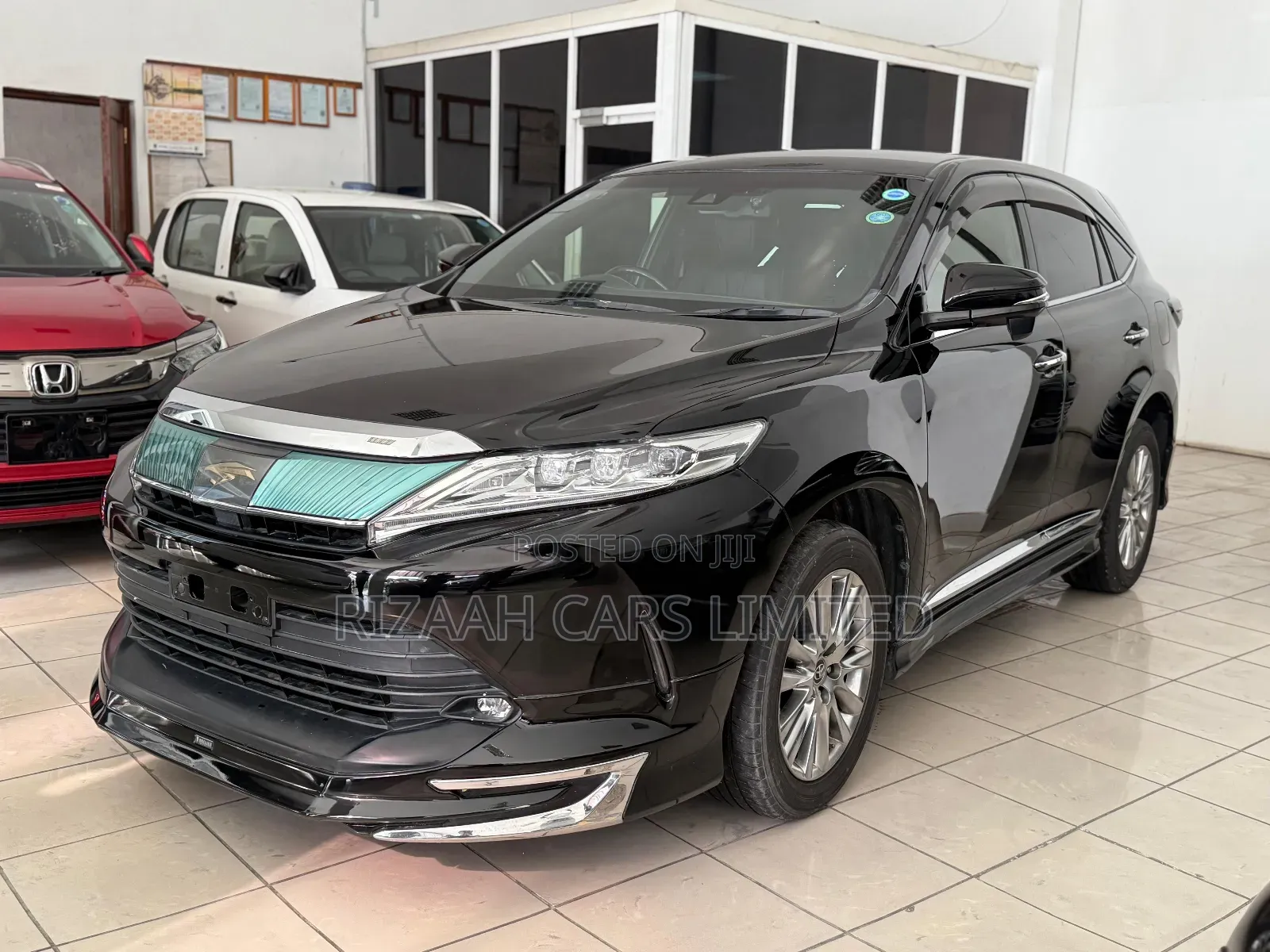 Toyota Harrier 2.0 2018 Matt Black