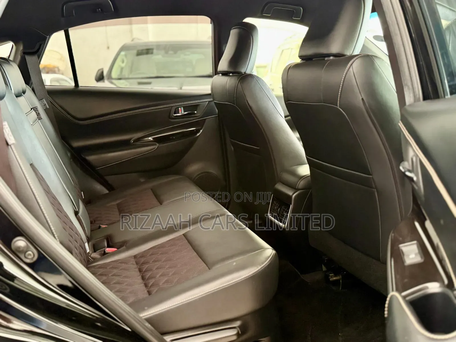 Toyota Harrier 2.0 2018 Matt Black