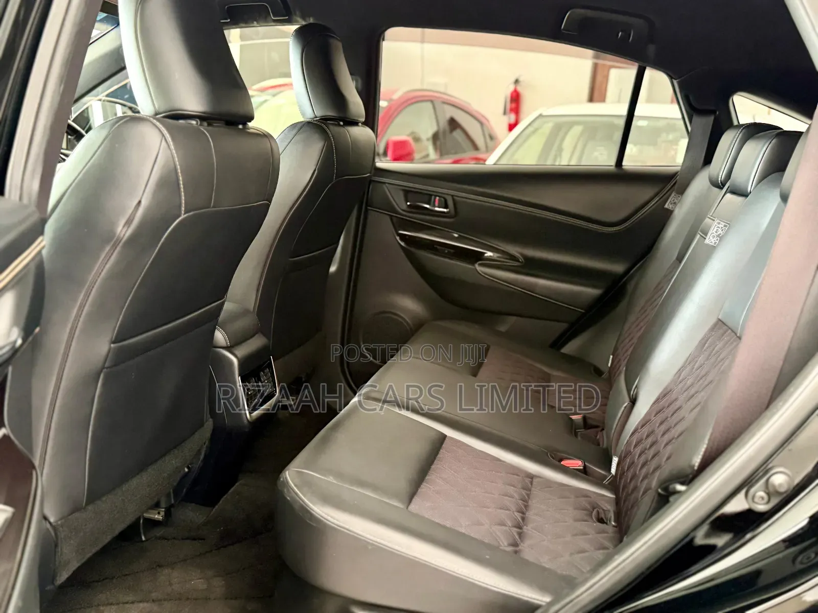 Toyota Harrier 2.0 2018 Matt Black