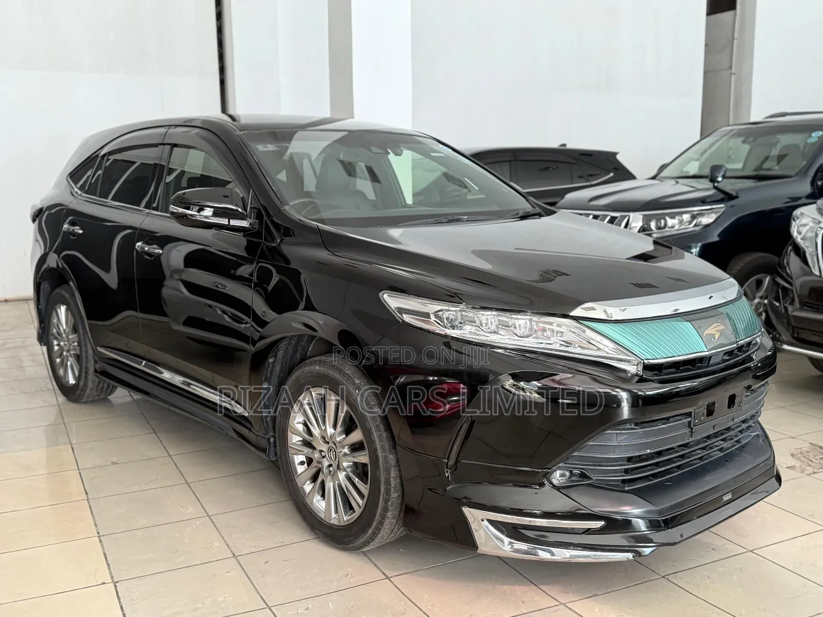 Toyota Harrier 2.0 2018 Matt Black