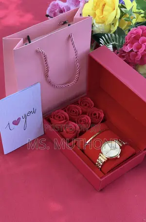 Daniel Wellington Valentines / Birthday Ladies Gift Hamper 