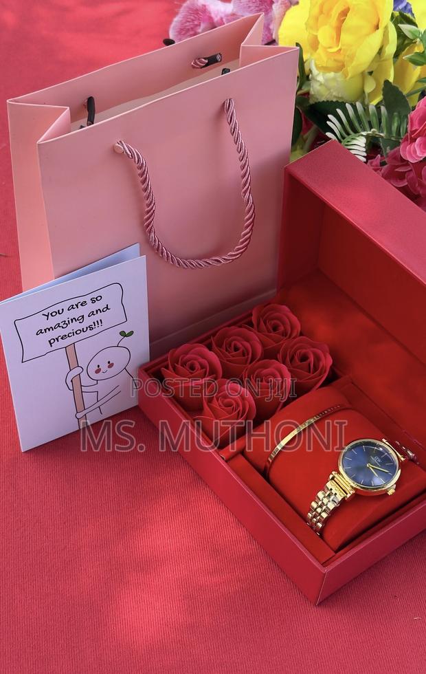 Daniel Wellington Valentines / Birthday Ladies Gift Hamper 