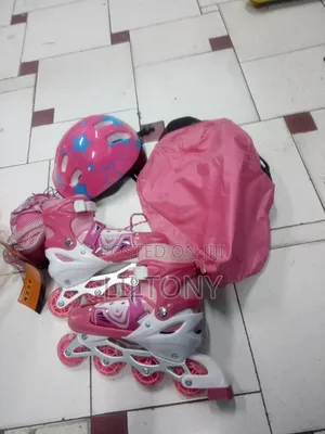Full Set of Skating Shoes With Protective Gear