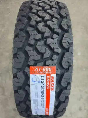 245 /70 R16 Maxxis (All Terrein) 980