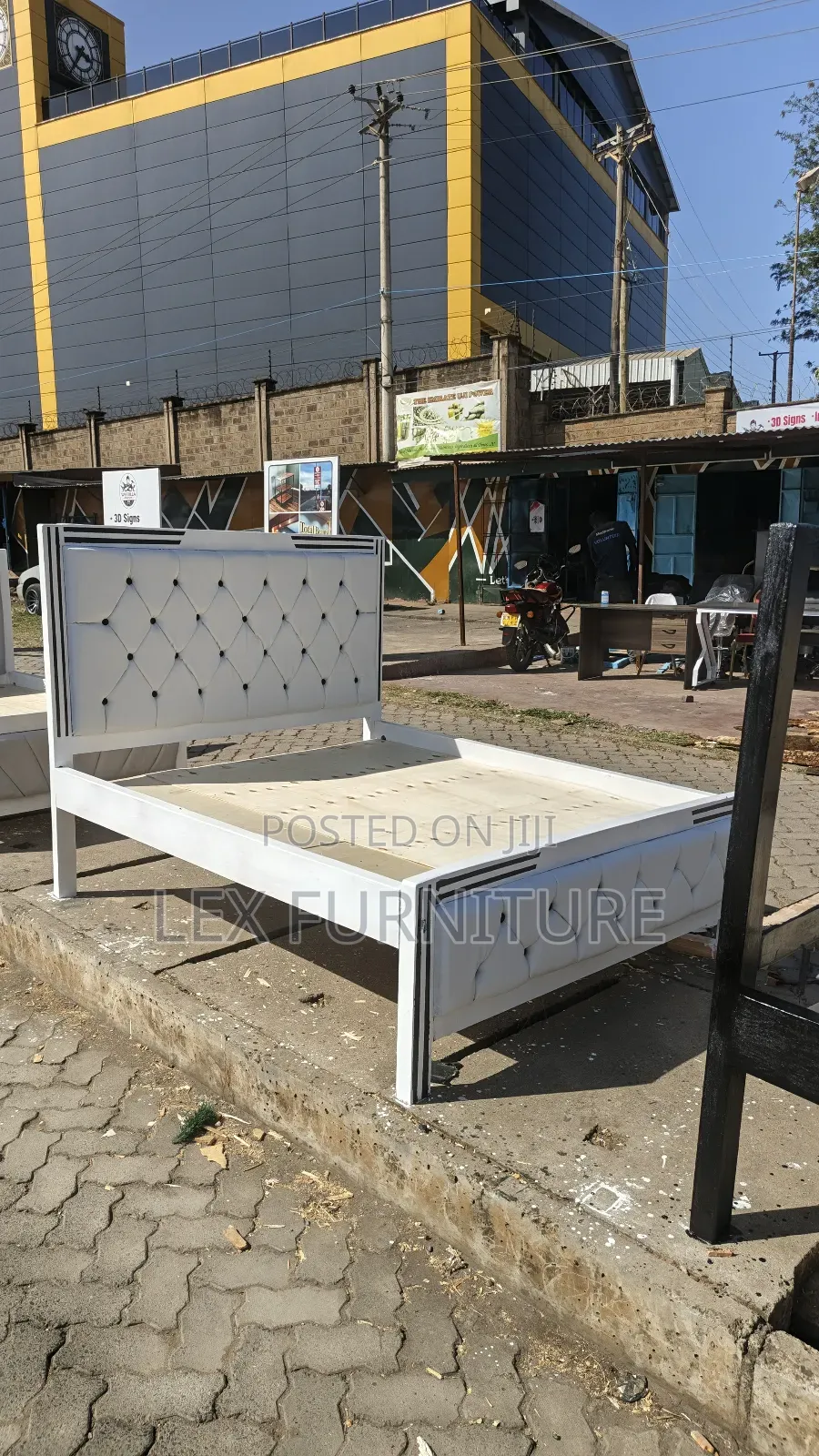 White and Black Chester Bed