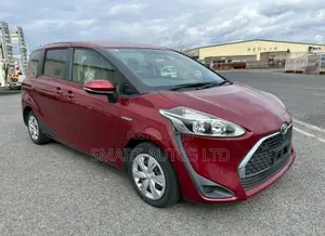 Toyota Sienta 2019 Red