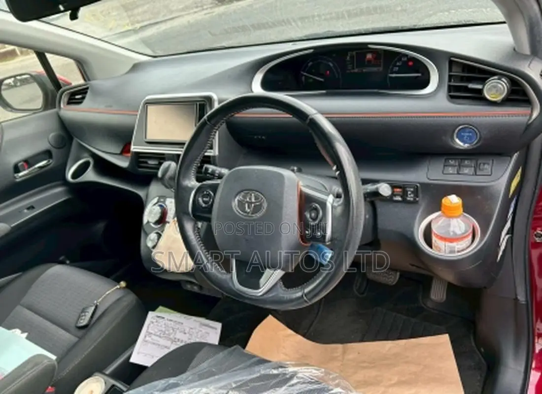 Toyota Sienta 2019 Red