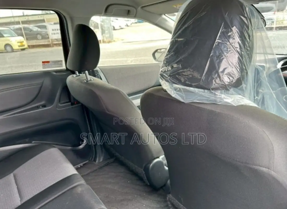 Toyota Sienta 2019 Red