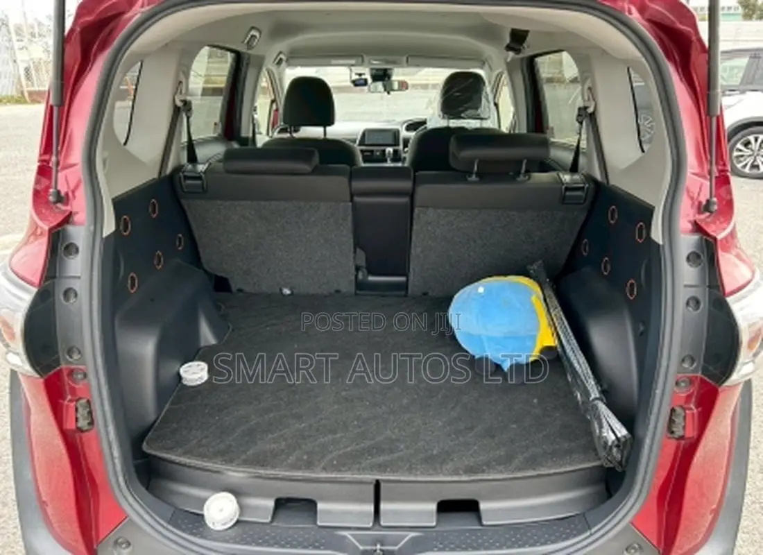 Toyota Sienta 2019 Red