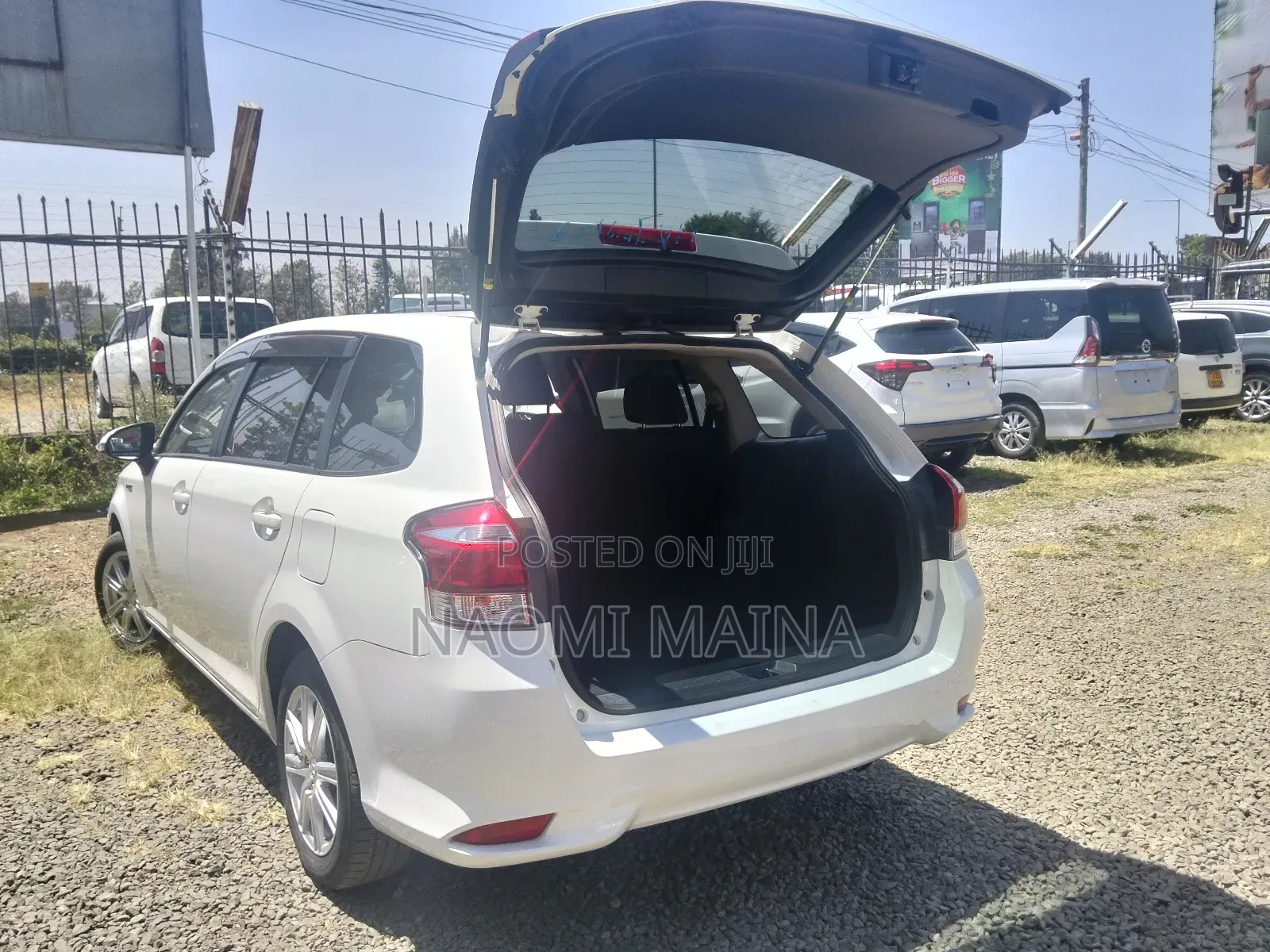 Toyota Corolla Fielder 1.5 Hybrid FWD 2018 White